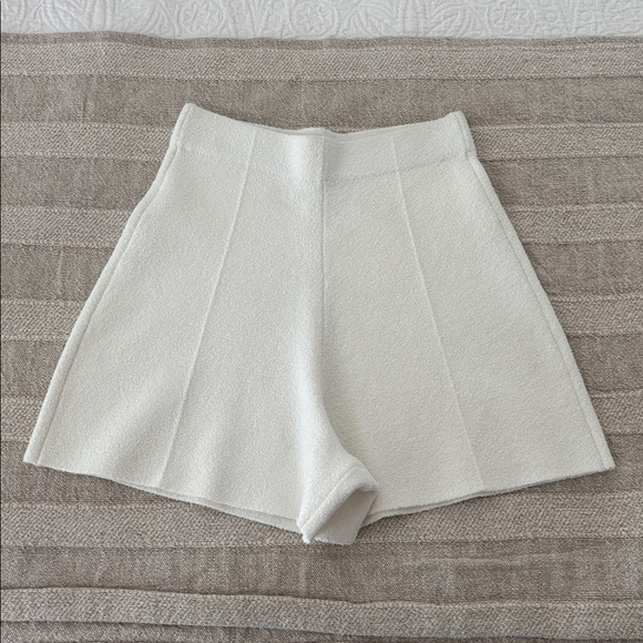 DISSH Lisa Off White Tailored Knit Short Size Extra Small NEW - Picture 1 of 6